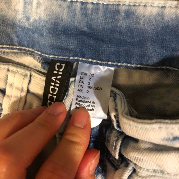 H&M booty shorts - Picture 2 of 3